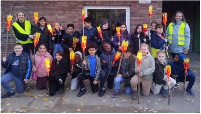 Lichterglanz und Laternenzauber beim St.-Martinszug